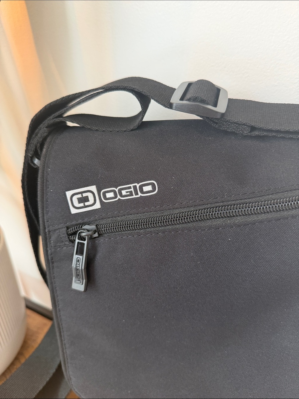 OGIO Module II Tablet Bag (Black) - Picture 2 of 7